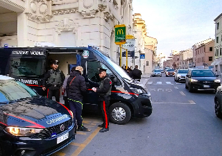 Sottoposto a sorveglianza speciale, va in giro con un coltello: arrestato a Falconara